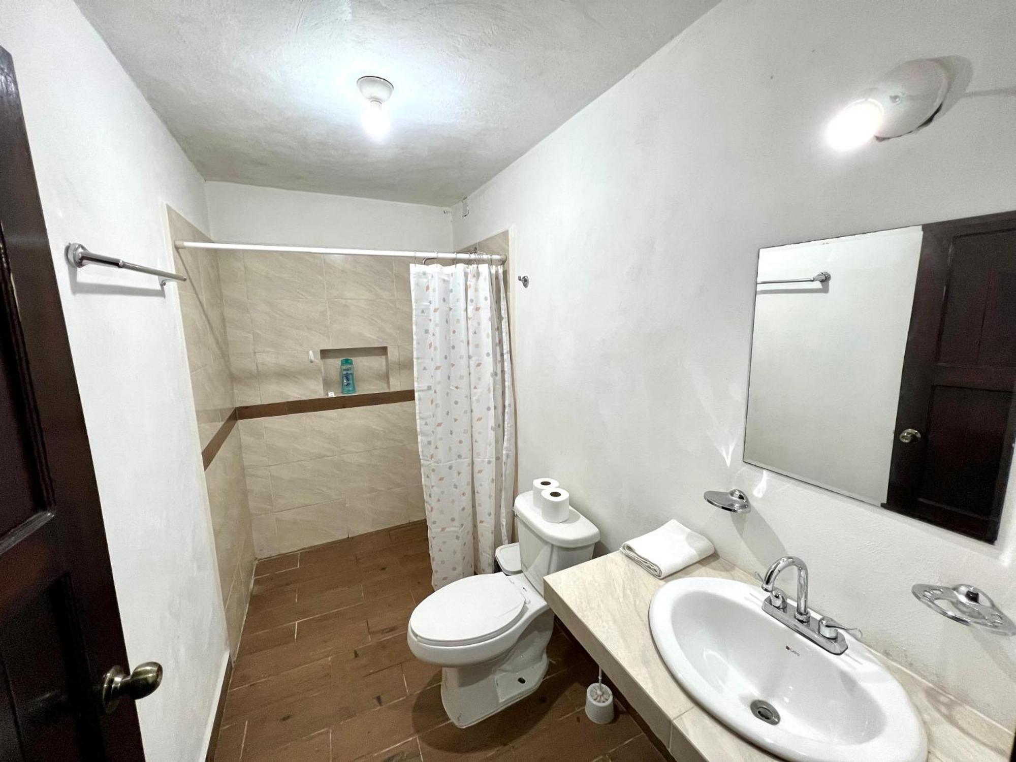 Habitaciones A Dos Calles De Laguna - Renta De Bicicletas Accesibles บากาลาร์ ภายนอก รูปภาพ